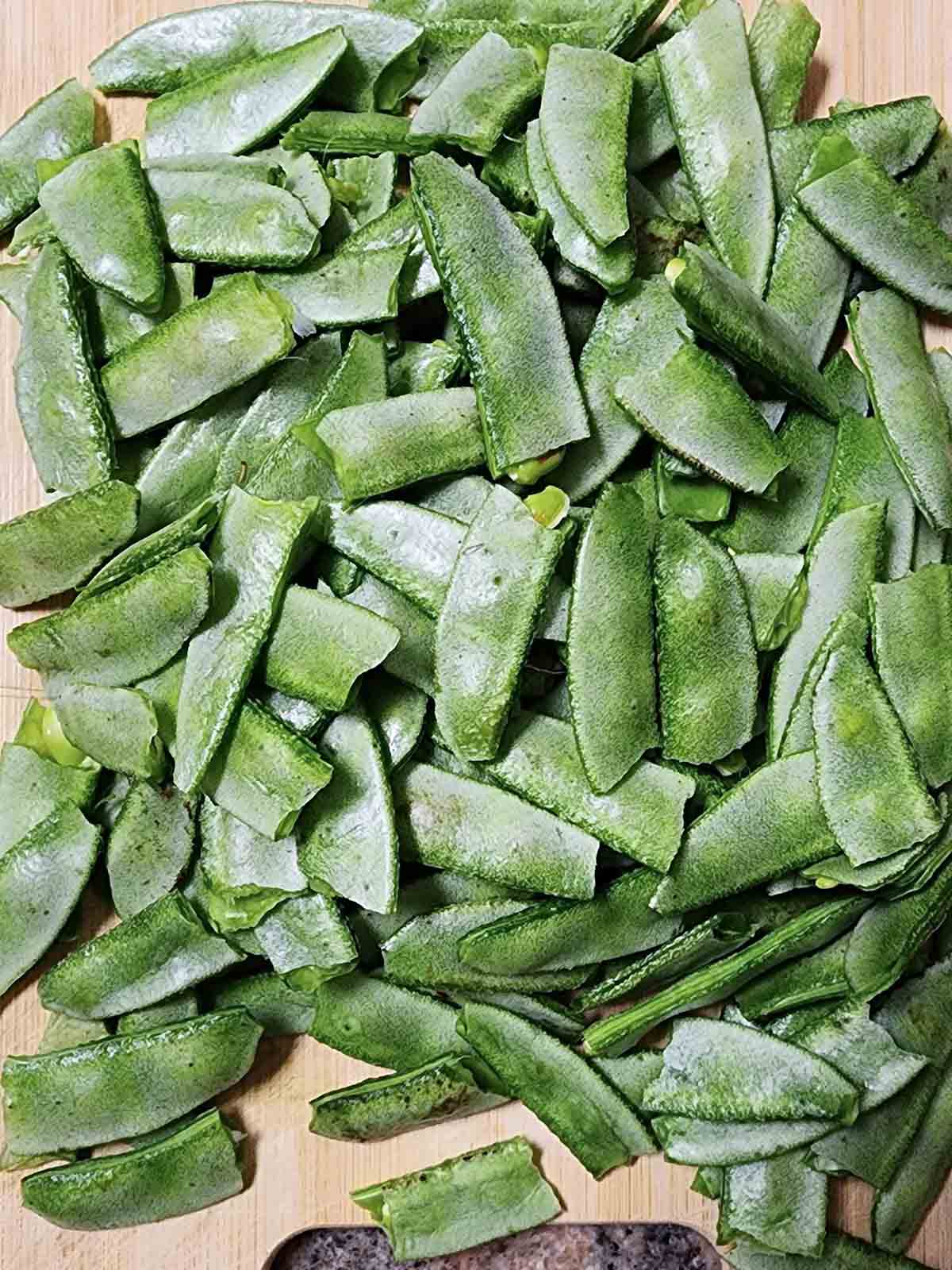 1778505618_Val-papdi-subji-recipe-preparing-papdi.jpg